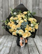 Букет цветов из:  Розы и Лизиантусы в Гривенской