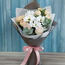 Букет цветов из:  Хризантемы и Розы в Гривенской