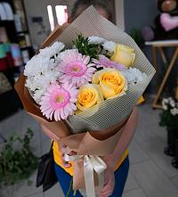 Букет цветов из:  Герберы, Розы и Хризантемы в Гривенской