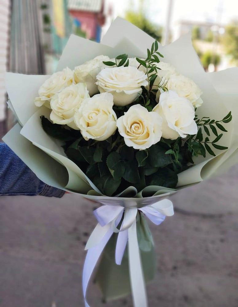 Букет Белые розы Проуд в Гривенской