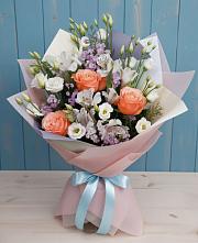 Букет цветов из:  Лизиантусы, Розы, Альстромерии и Гипсофила в Гривенской