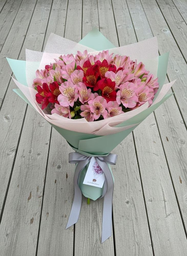 Букет цветов из: Альстромерии в Гривенской