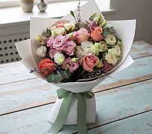 Букет цветов из:  Розы, Лизиантусы и Гвоздики в Гривенской