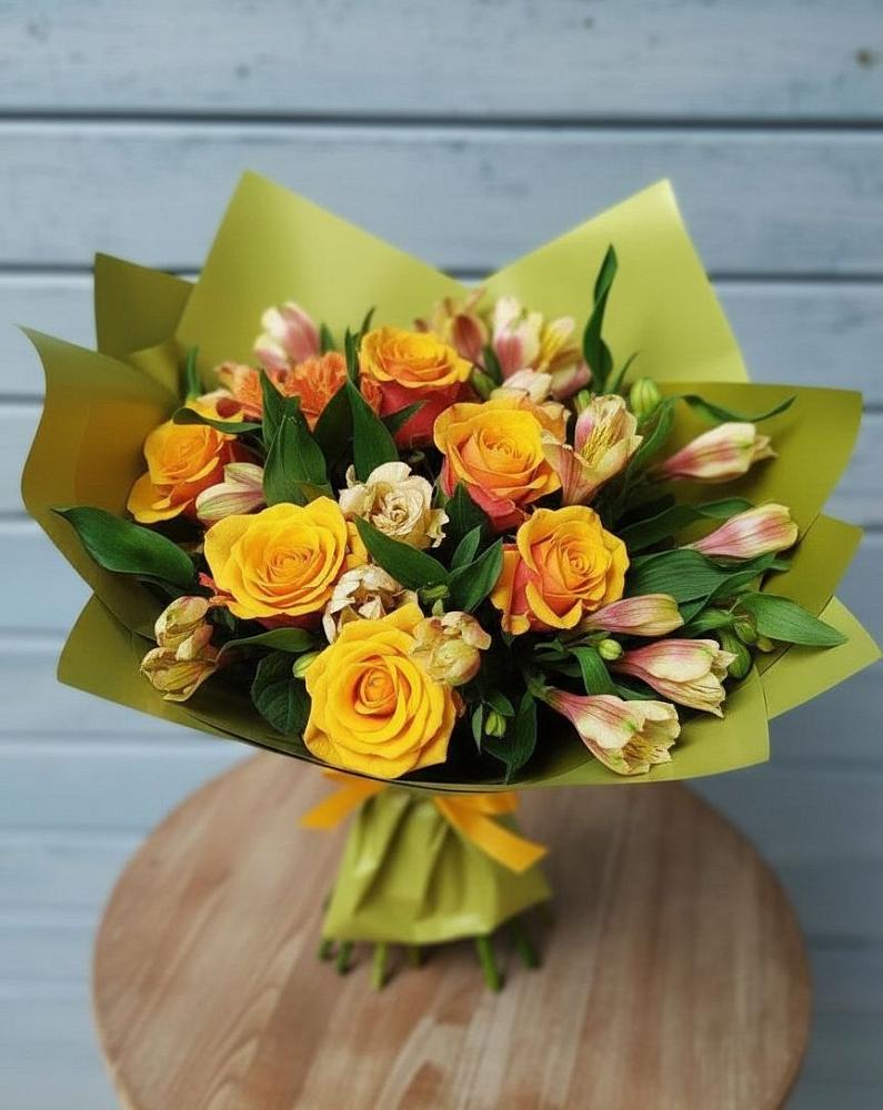 Букет цветов из: Альстромерии и Розы в Гривенской