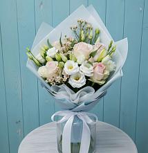 Букет цветов из:  Розы и Лизиантусы в Гривенской