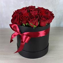Цветочная композиция из Розы в шляпной коробке в Гривенской