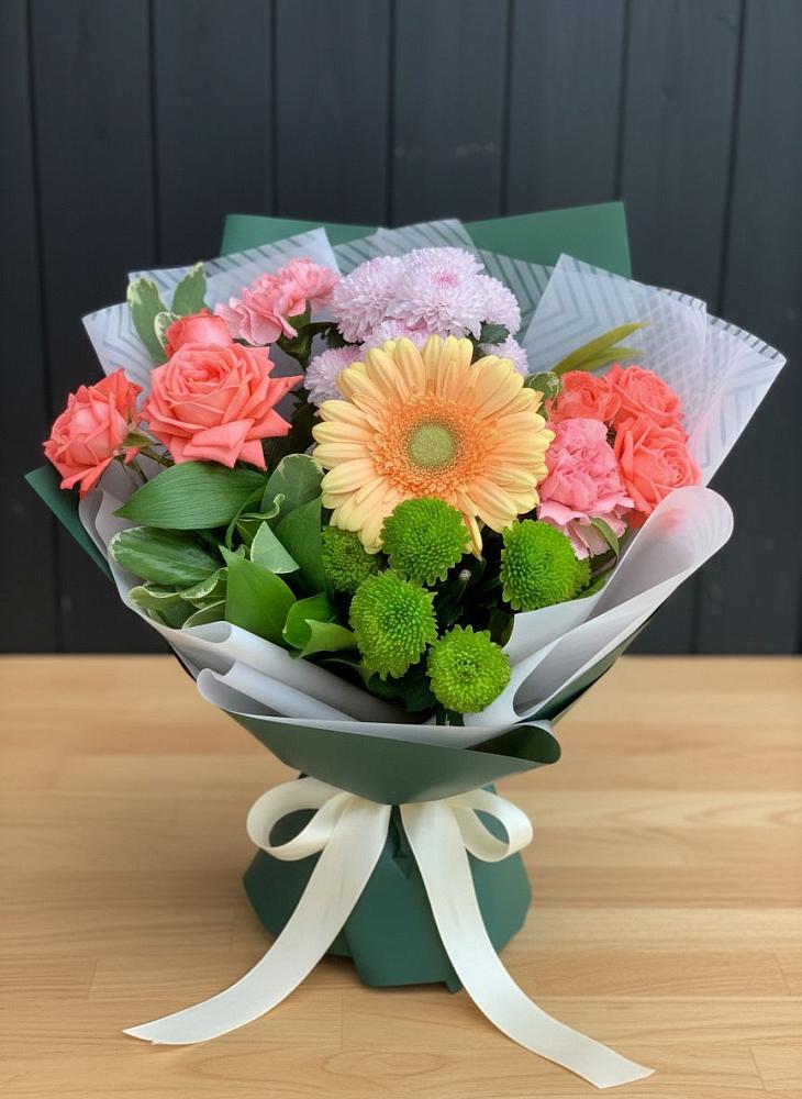 Букет цветов из: Гвоздики, Розы, Герберы и Хризантемы в Гривенской