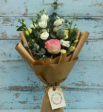 Букет цветов из:  Розы и Лизиантусы в Гривенской