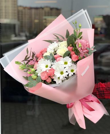 Букет цветов из: Розы, Лизиантусы и Хризантемы в Гривенской
