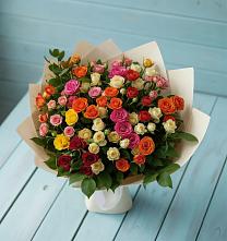 Букет Микс из разноцветных кустовых роз в Гривенской